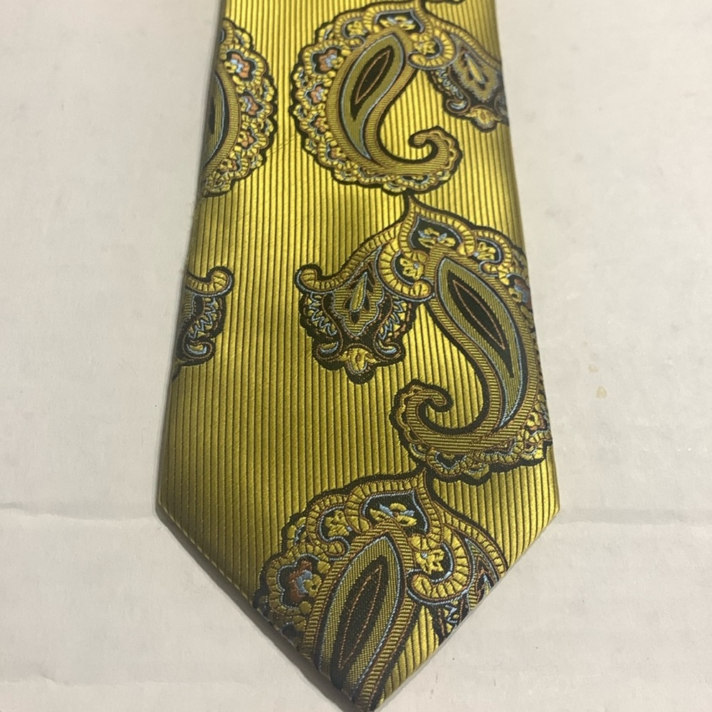 Retro Paisley Tie … CLASSY!!